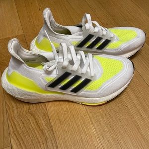 Adidas UltraBoost (Older Kid 5)